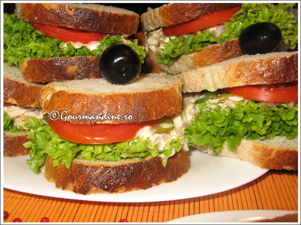 Sandwich cu pui